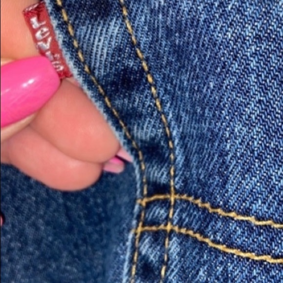 Vintage Classic 550 tapered Levi’s dark wash jeans - Picture 12 of 14